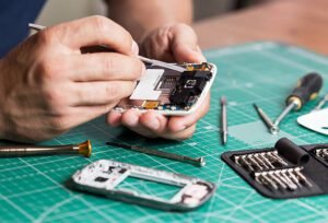 Phone Warranties Work in Mobile Repair Shop